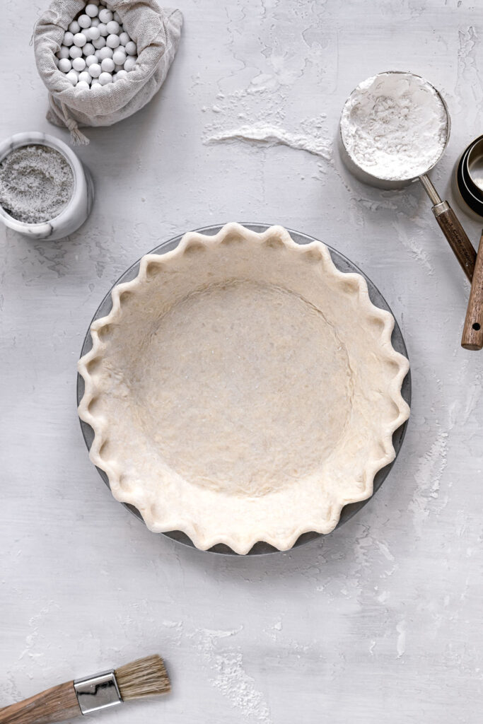 3 ingredient pie crust with traditional crimp