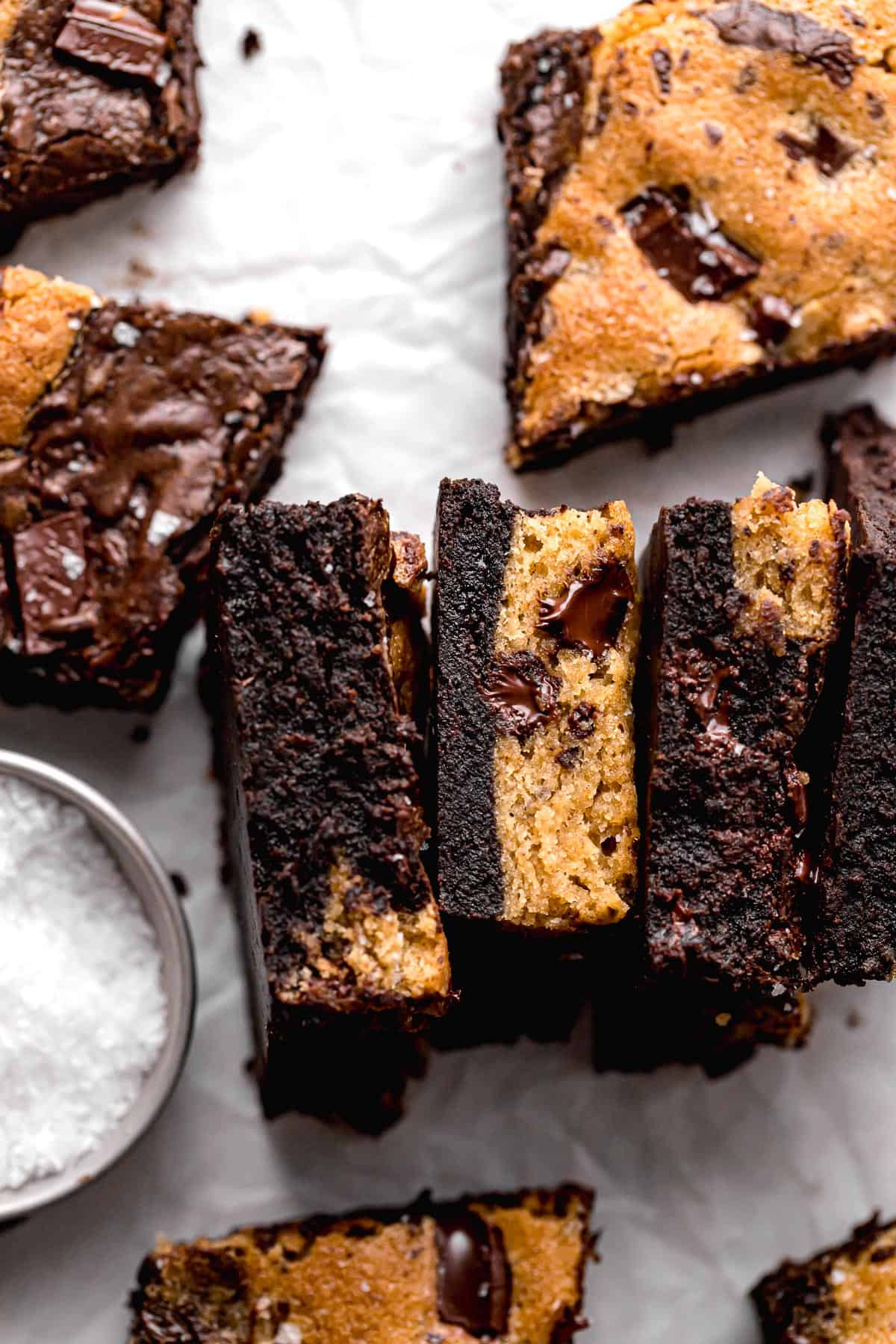 brownie blondies lined up on their sides.