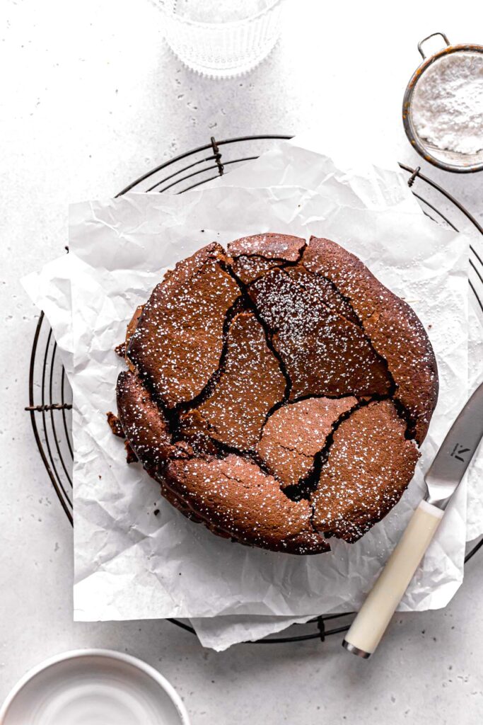 flourless chocolate cake for two with powdered sugar