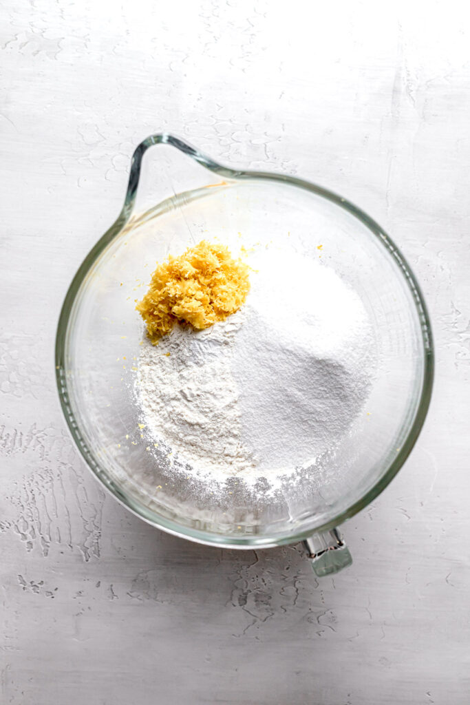 dry ingredients for cake in glass bowl