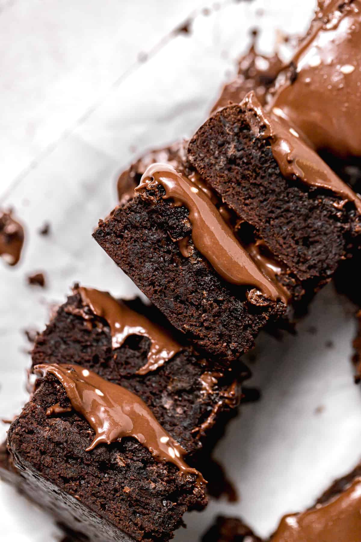 tahini brownies lined up on sides