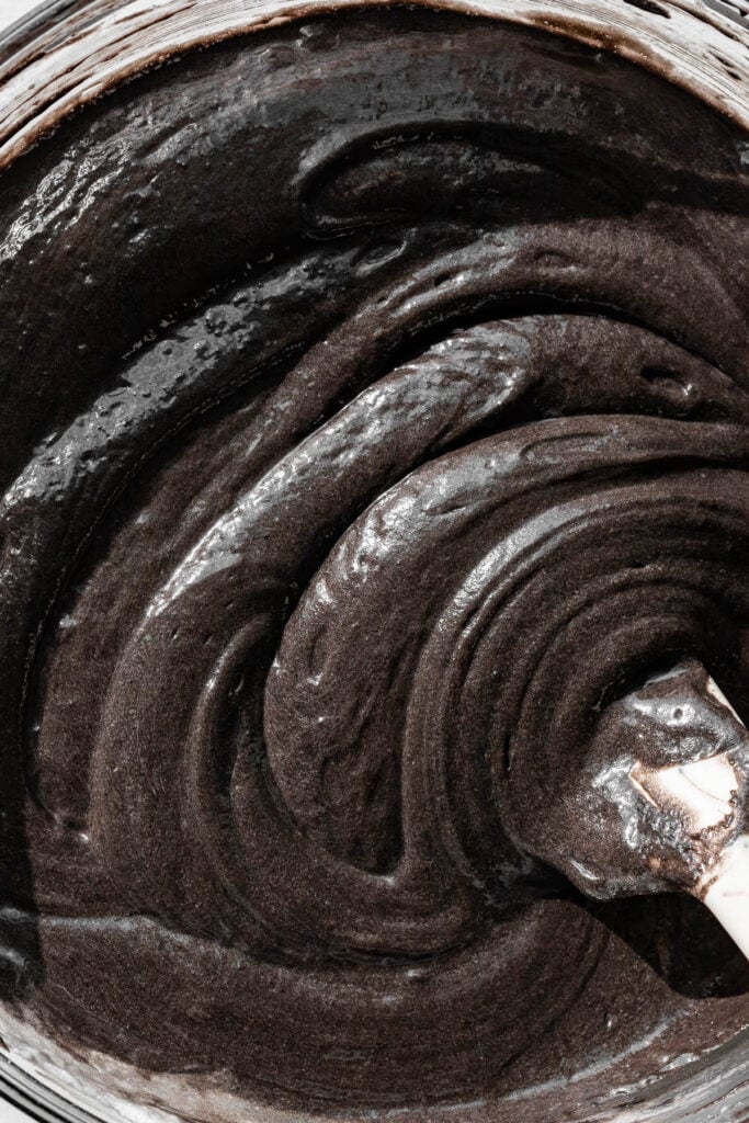 cupcake batter in bowl.